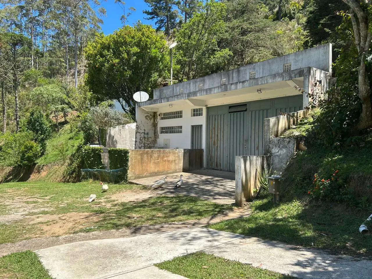 Galpão de apoio do sítio