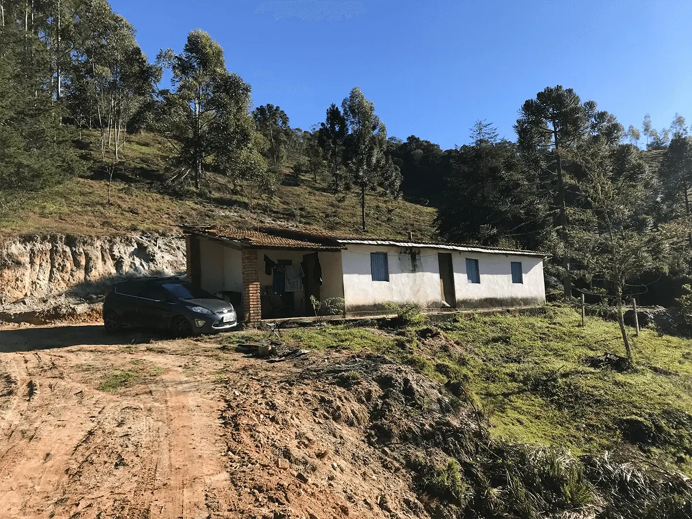 O carro na porta de casa